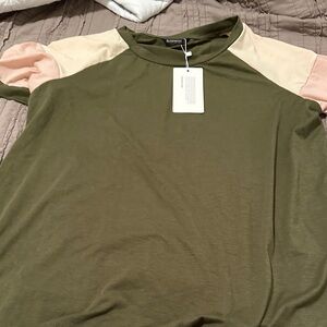 BloomChic Olive and Cream Short Sleeve Tee